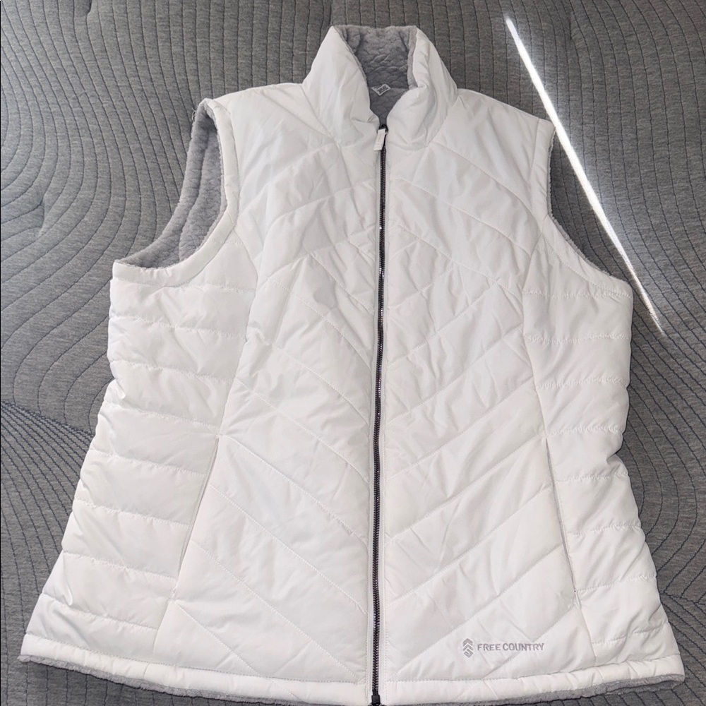 Free Country Women's White Quilted Vest